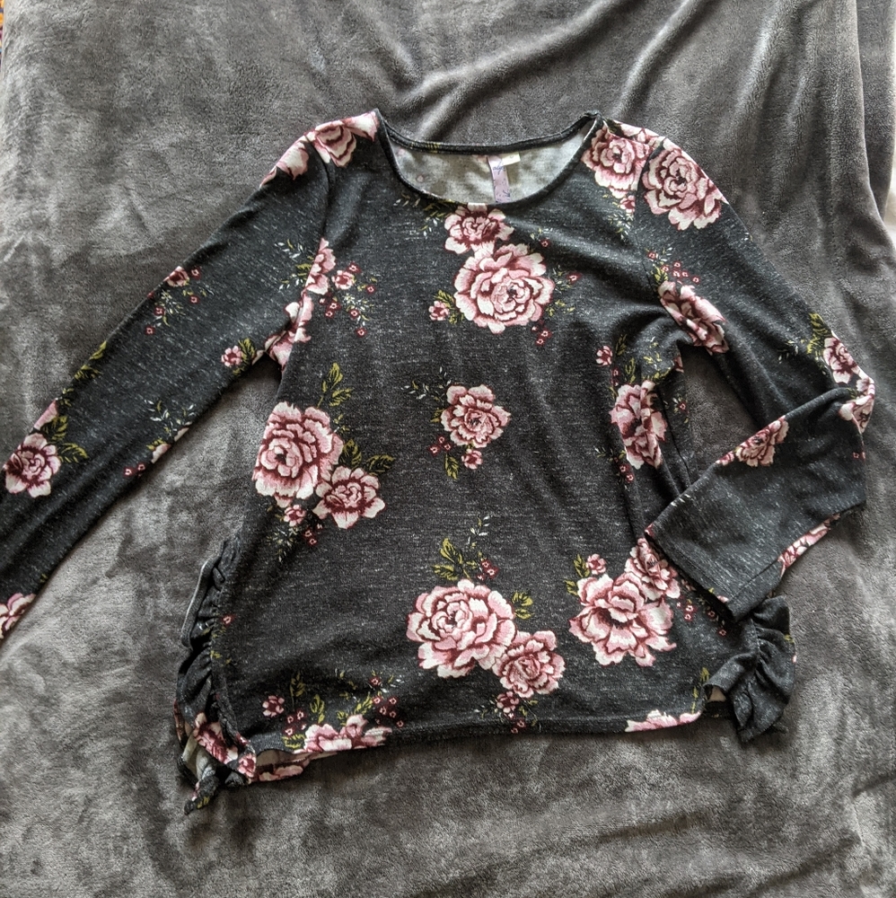 Spring sweater! Gray floral ruffle detail